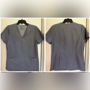 FIGS Graphite Casma Three Pocket Scrub Top